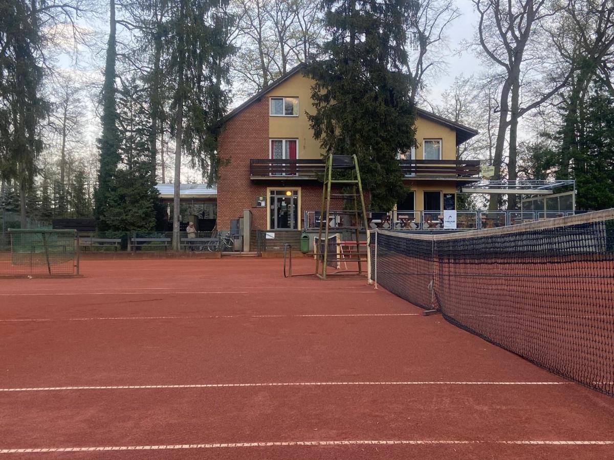 Hotel Houstka Brandýs nad Labem-Stará Boleslav Zewnętrze zdjęcie