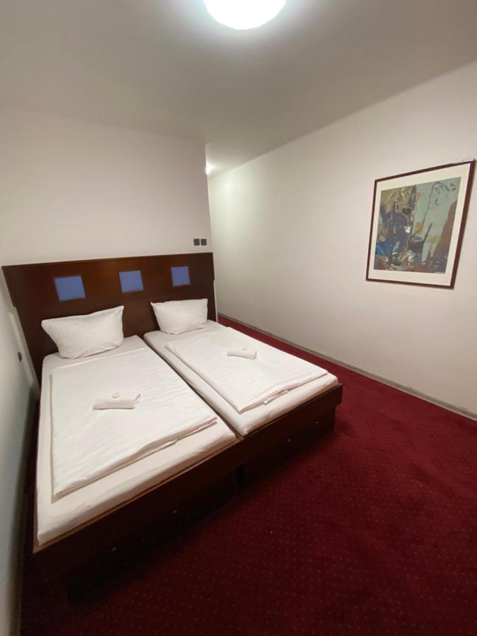 Hotel Houstka Brandýs nad Labem-Stará Boleslav Zewnętrze zdjęcie